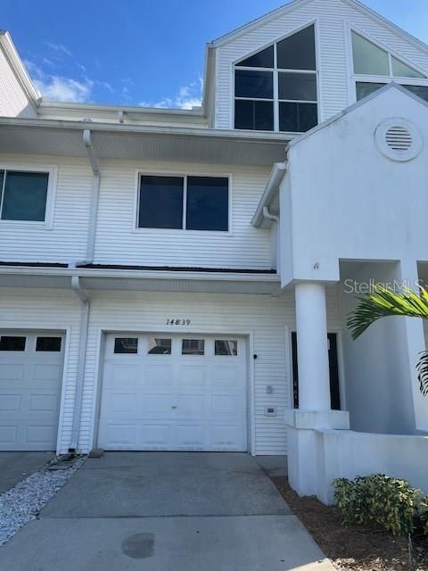 For Rent: $3,800 (3 beds, 3 baths, 2174 Square Feet)