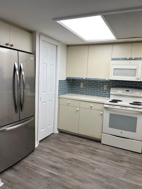 For Rent: $3,800 (3 beds, 3 baths, 2174 Square Feet)