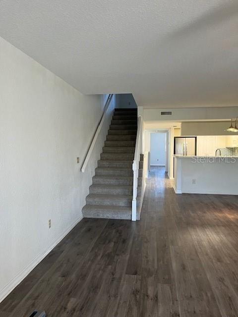 For Rent: $3,800 (3 beds, 3 baths, 2174 Square Feet)