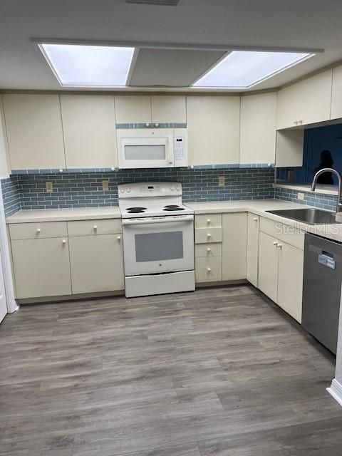 For Rent: $3,800 (3 beds, 3 baths, 2174 Square Feet)