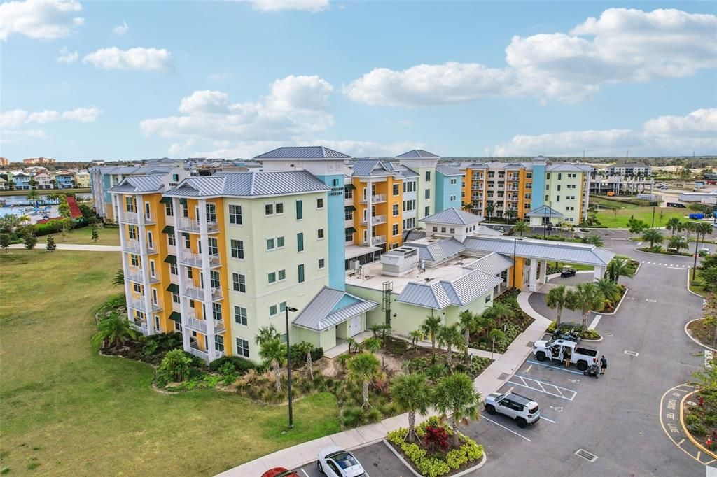 For Sale: $395,000 (1 beds, 1 baths, 870 Square Feet)