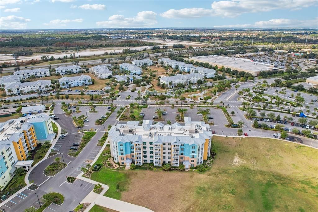 For Sale: $395,000 (1 beds, 1 baths, 870 Square Feet)