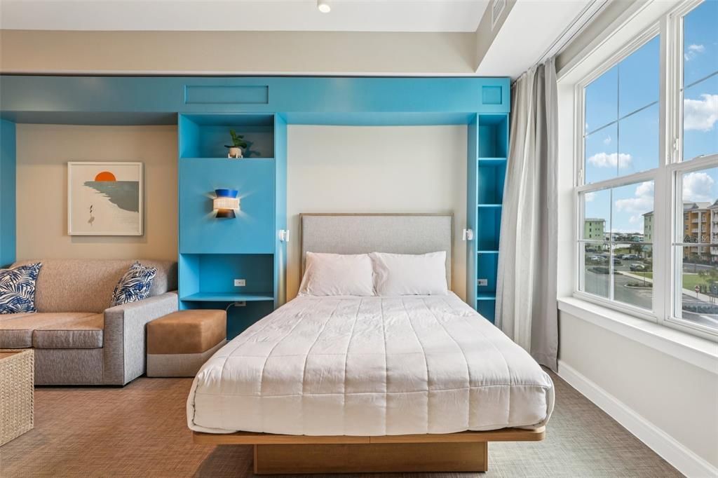 For Sale: $395,000 (1 beds, 1 baths, 870 Square Feet)