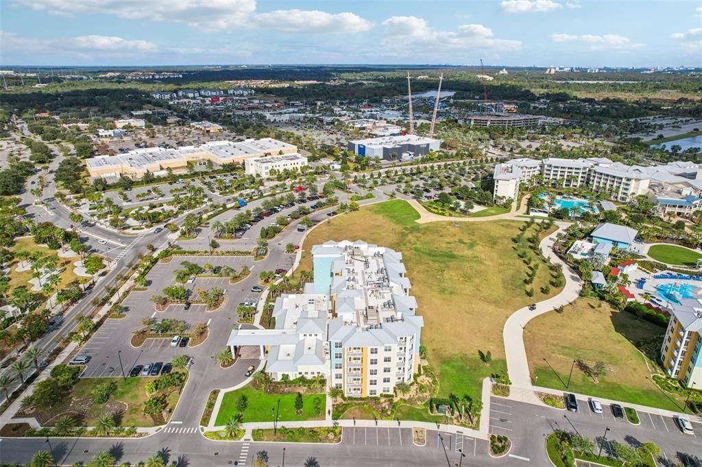 For Sale: $395,000 (1 beds, 1 baths, 870 Square Feet)