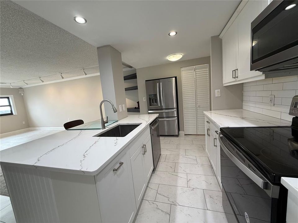 出租: $3,500 (2 贝兹, 2 浴室, 1320 平方英尺)