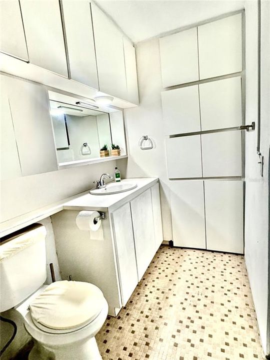 В аренду: $1,400 (2 спален, 1 ванн, 220 Квадратных фут)