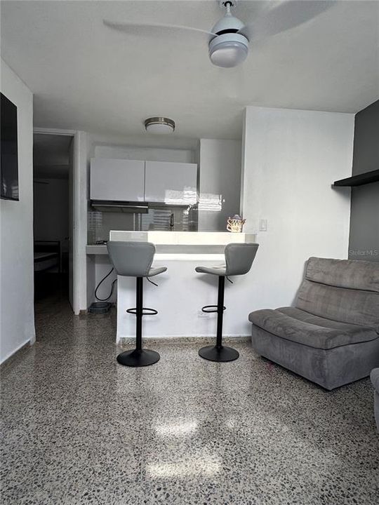 В аренду: $1,400 (2 спален, 1 ванн, 220 Квадратных фут)