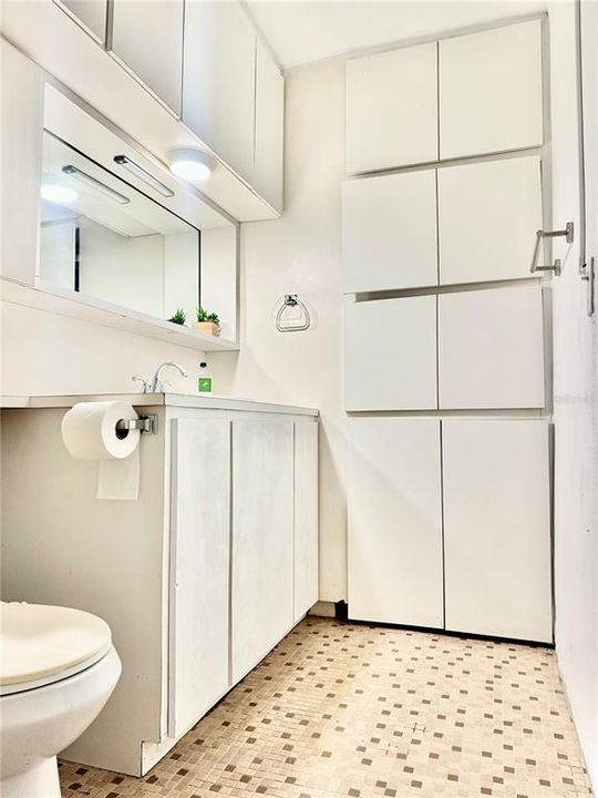 В аренду: $1,400 (2 спален, 1 ванн, 220 Квадратных фут)