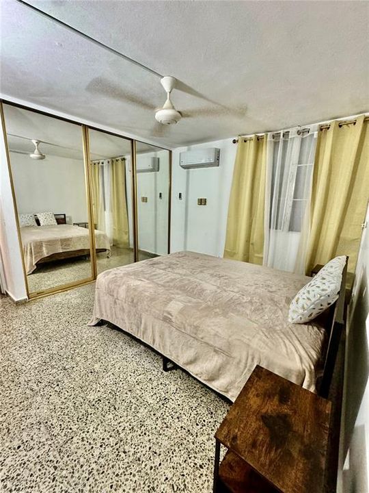 В аренду: $1,400 (2 спален, 1 ванн, 220 Квадратных фут)