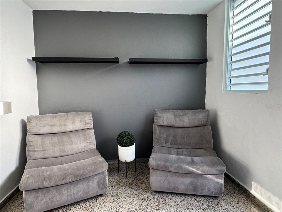 В аренду: $1,400 (2 спален, 1 ванн, 220 Квадратных фут)