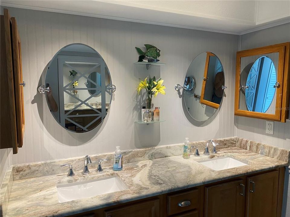 For Sale: $739,000 (4 beds, 3 baths, 2564 Square Feet)