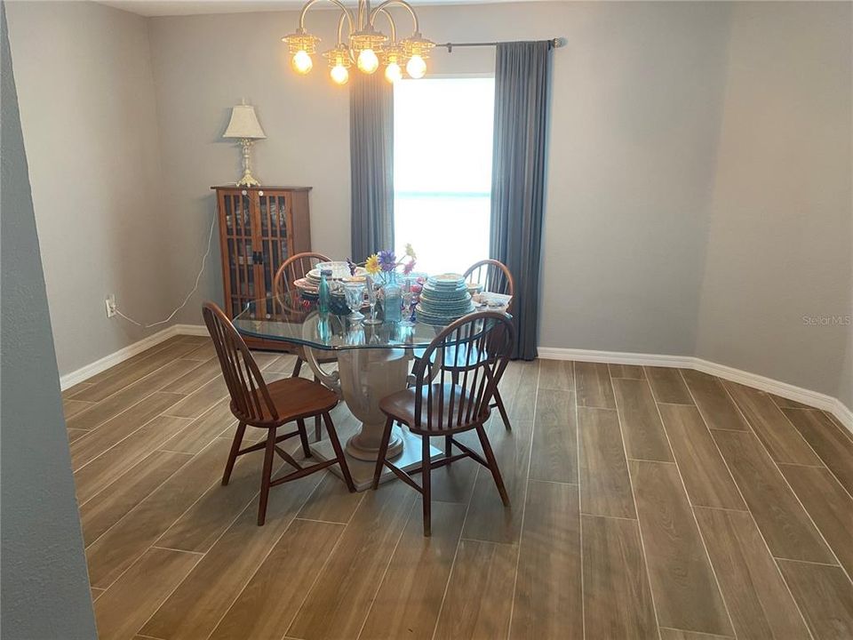 For Sale: $739,000 (4 beds, 3 baths, 2564 Square Feet)