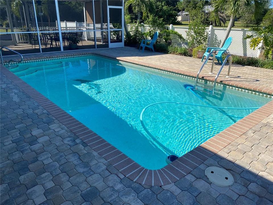 For Sale: $739,000 (4 beds, 3 baths, 2564 Square Feet)