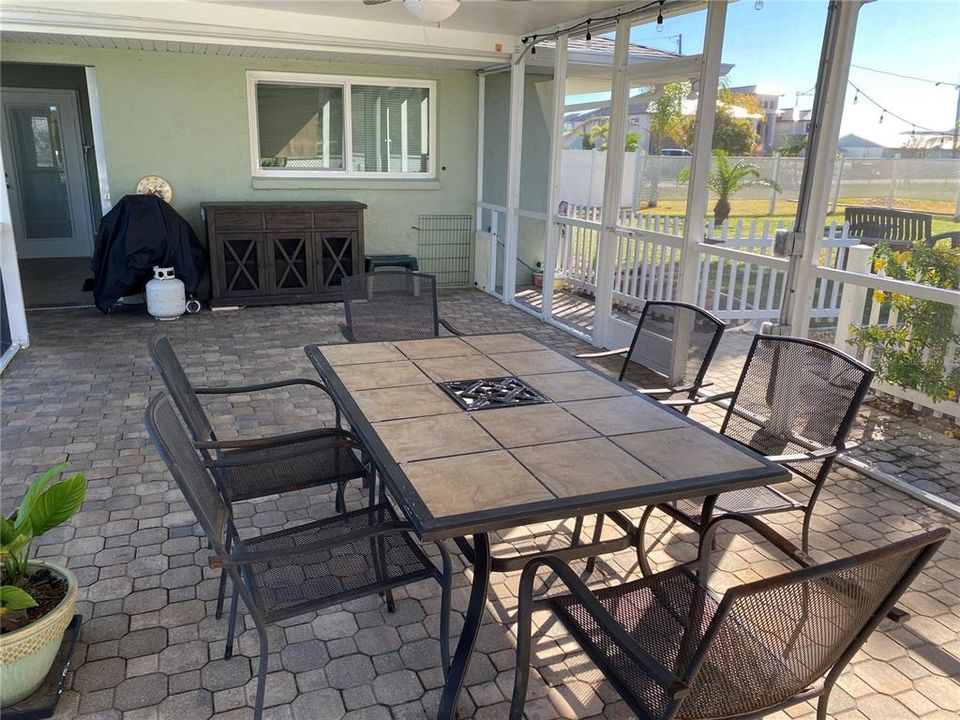 For Sale: $739,000 (4 beds, 3 baths, 2564 Square Feet)