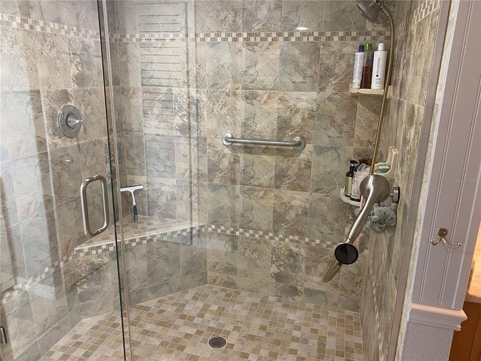 For Sale: $739,000 (4 beds, 3 baths, 2564 Square Feet)