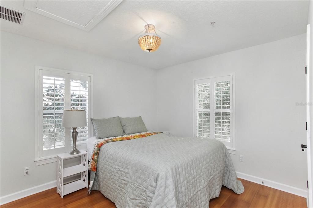 待售: $2,200,000 (5 贝兹, 4 浴室, 4823 平方英尺)