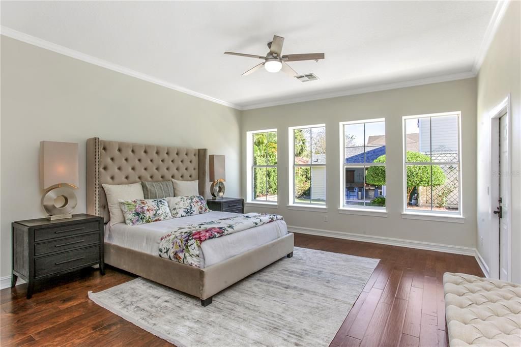 待售: $2,200,000 (5 贝兹, 4 浴室, 4823 平方英尺)