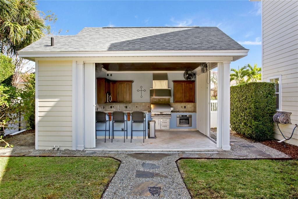 待售: $2,200,000 (5 贝兹, 4 浴室, 4823 平方英尺)