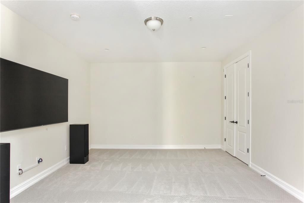 待售: $2,200,000 (5 贝兹, 4 浴室, 4823 平方英尺)