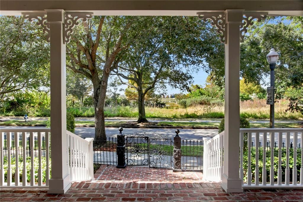 待售: $2,200,000 (5 贝兹, 4 浴室, 4823 平方英尺)