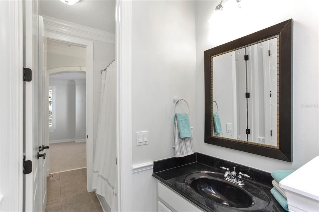 待售: $2,200,000 (5 贝兹, 4 浴室, 4823 平方英尺)