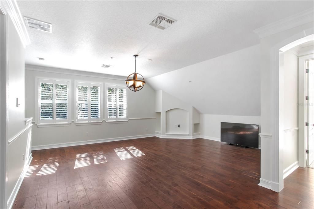 待售: $2,200,000 (5 贝兹, 4 浴室, 4823 平方英尺)