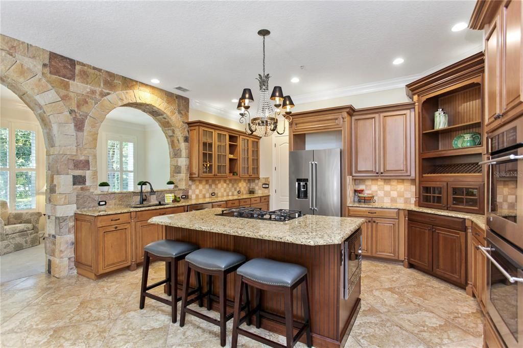 待售: $2,200,000 (5 贝兹, 4 浴室, 4823 平方英尺)