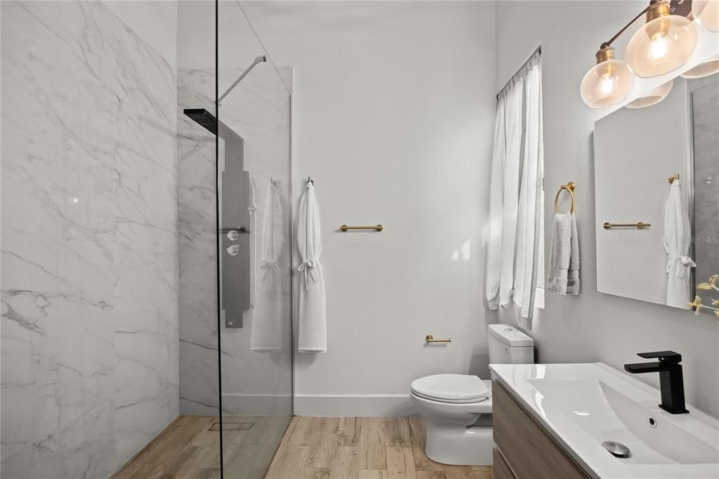 待售: $5,750,000 (4 贝兹, 4 浴室, 4000 平方英尺)