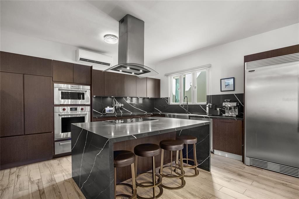 待售: $5,750,000 (4 贝兹, 4 浴室, 4000 平方英尺)