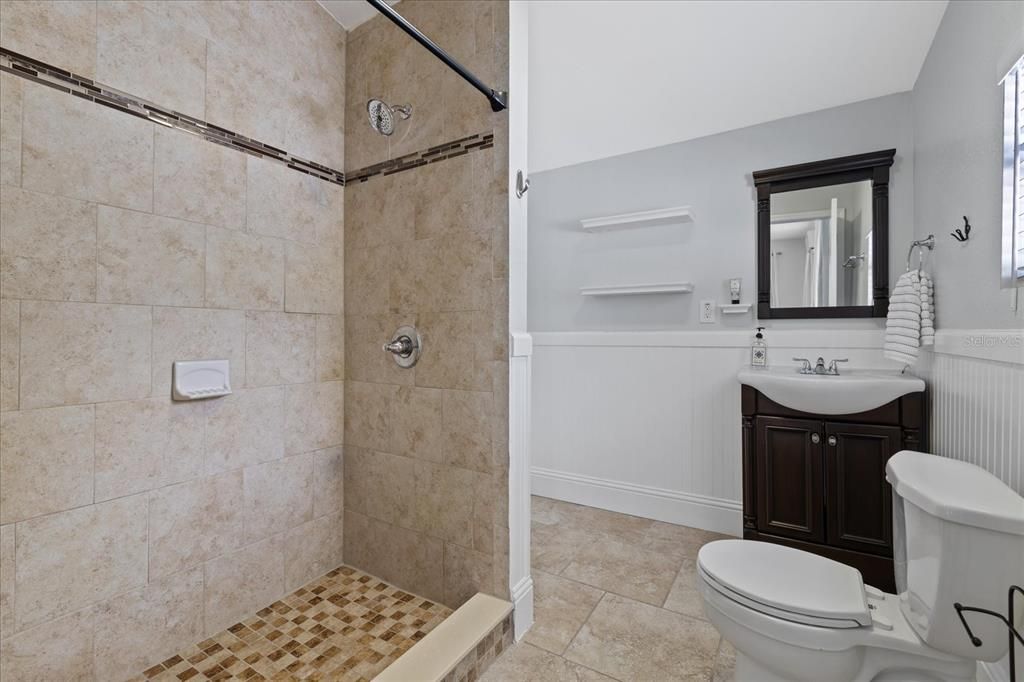 For Rent: $2,650 (3 beds, 2 baths, 1250 Square Feet)