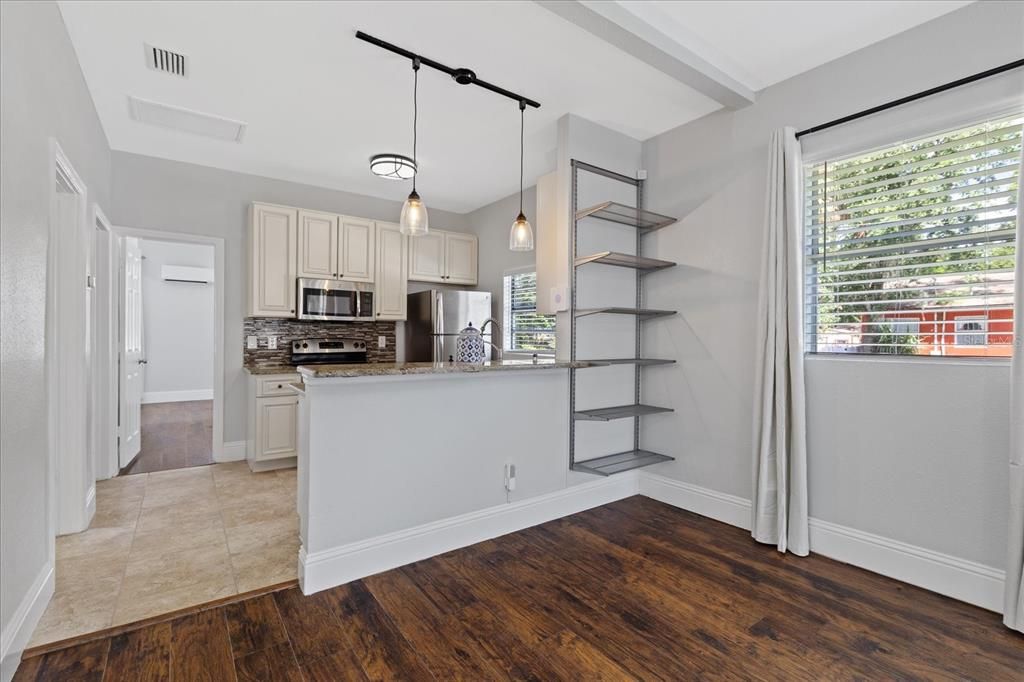 For Rent: $2,650 (3 beds, 2 baths, 1250 Square Feet)