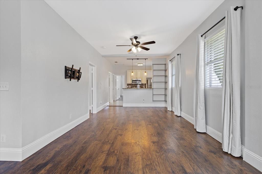 For Rent: $2,650 (3 beds, 2 baths, 1250 Square Feet)