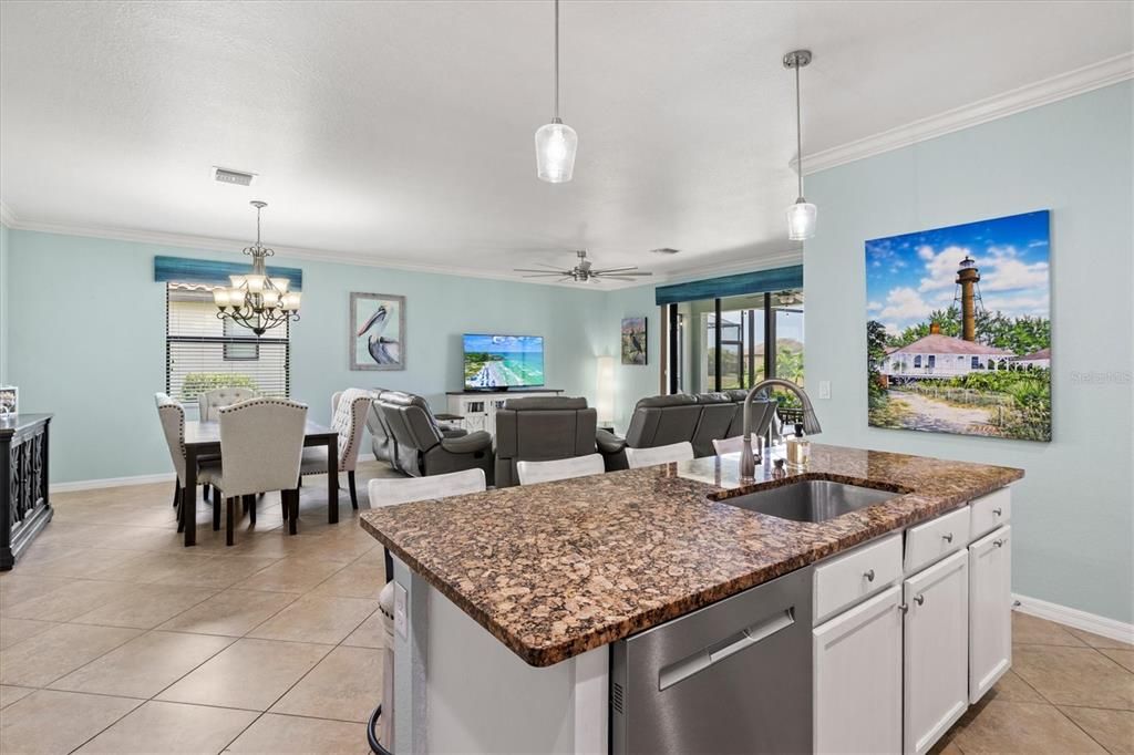 待售: $510,000 (4 贝兹, 3 浴室, 2025 平方英尺)