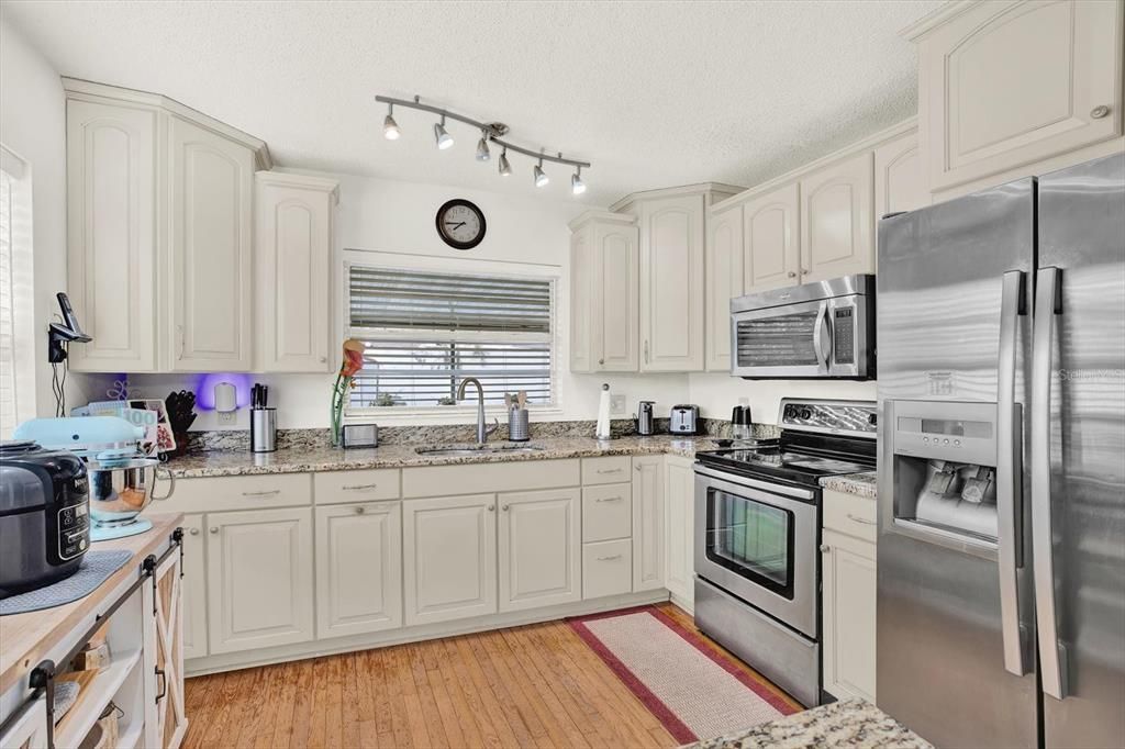 待售: $319,000 (3 贝兹, 2 浴室, 1408 平方英尺)