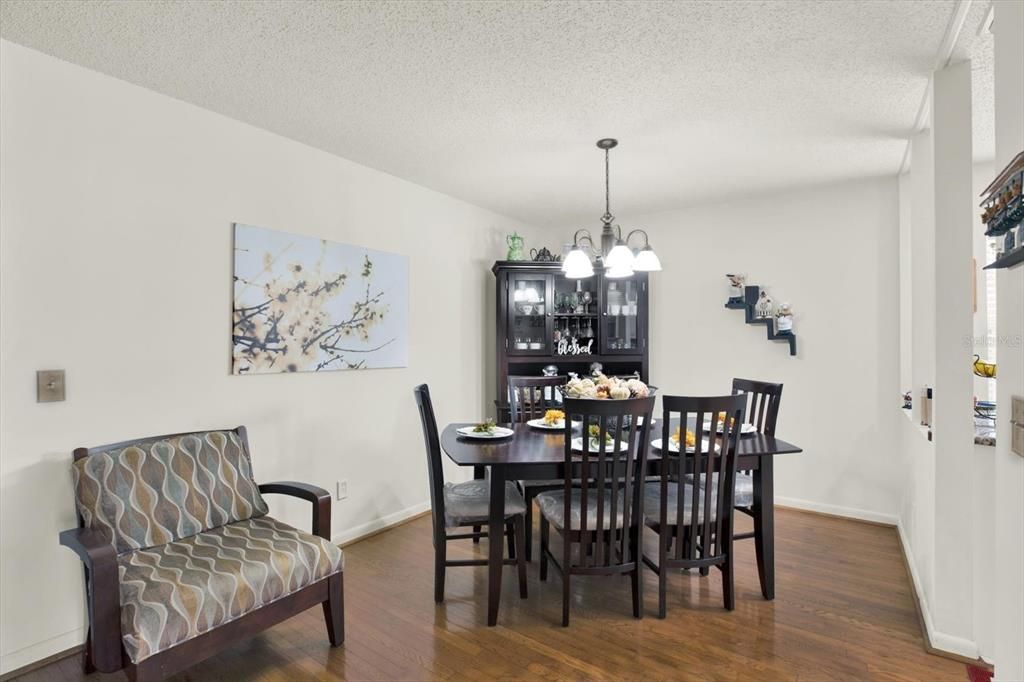 待售: $319,000 (3 贝兹, 2 浴室, 1408 平方英尺)