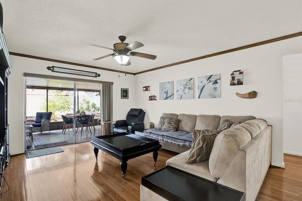 待售: $319,000 (3 贝兹, 2 浴室, 1408 平方英尺)