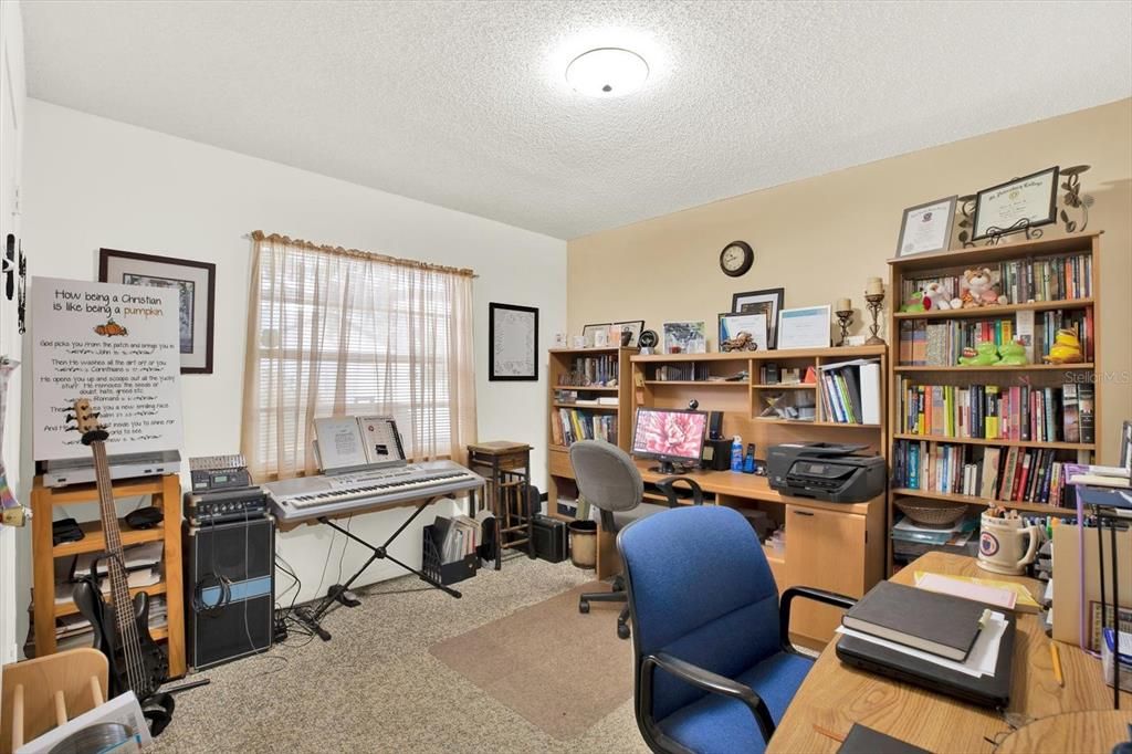 待售: $319,000 (3 贝兹, 2 浴室, 1408 平方英尺)