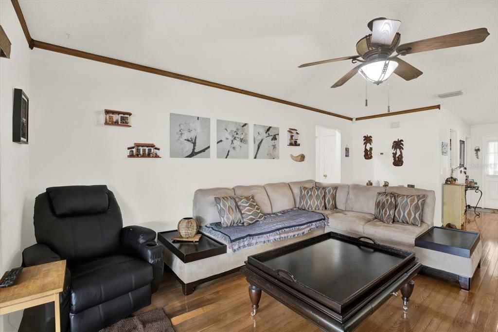 待售: $319,000 (3 贝兹, 2 浴室, 1408 平方英尺)