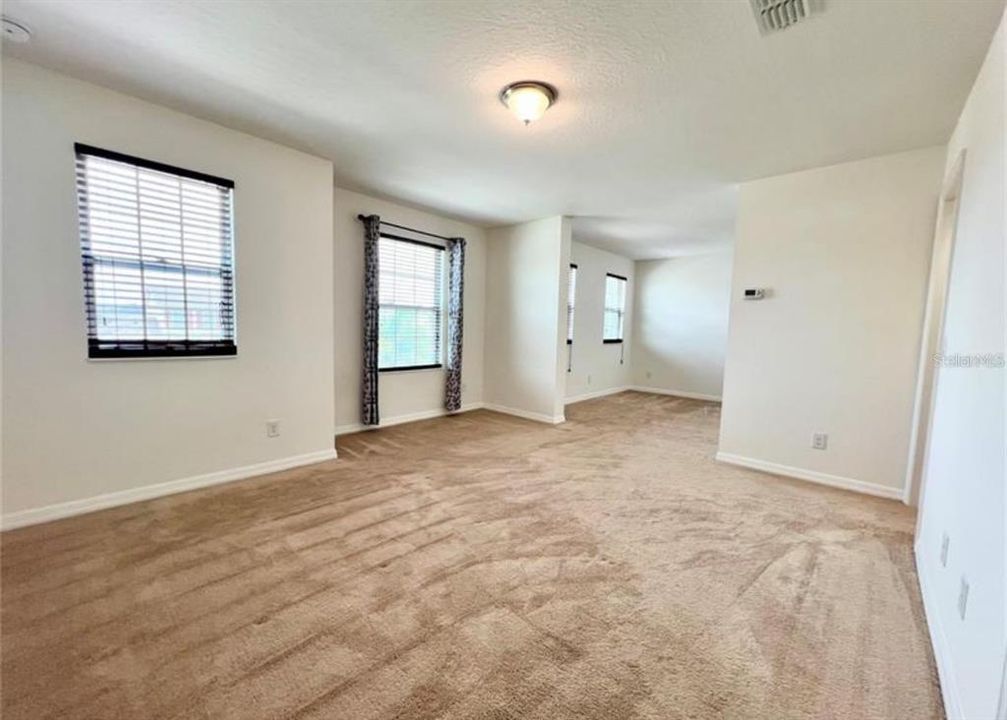 出租: $2,300 (4 贝兹, 3 浴室, 2624 平方英尺)