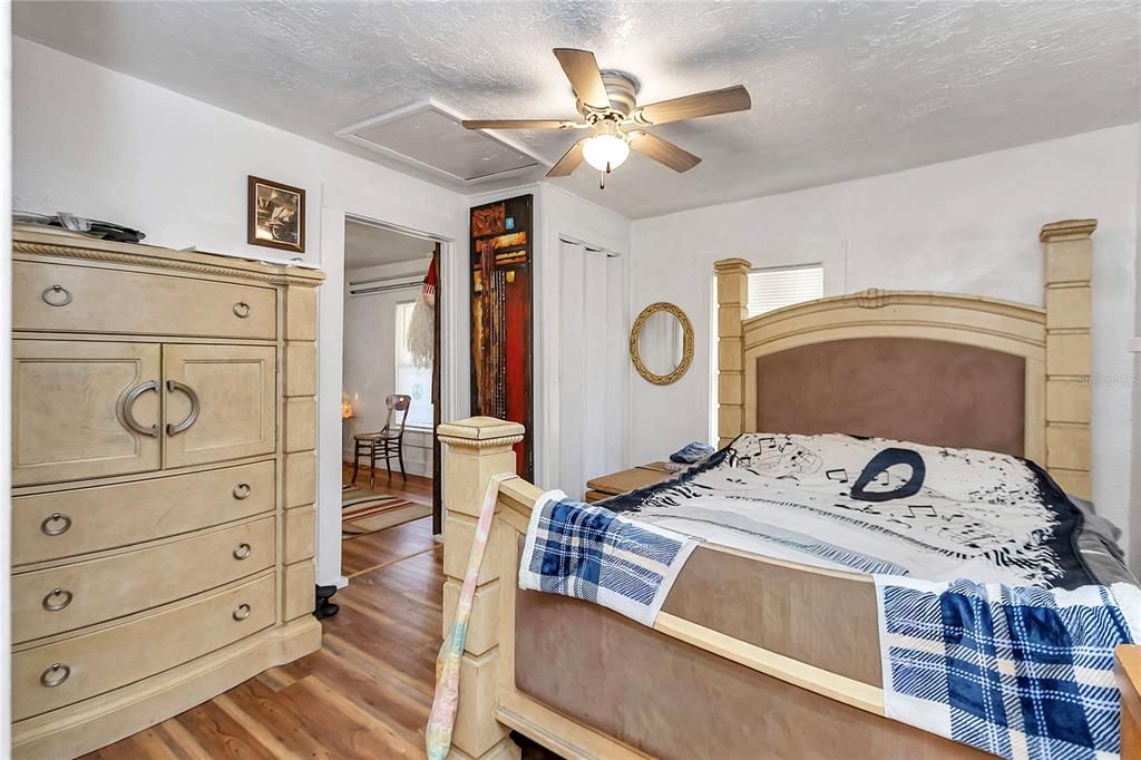 На продажу: $435,000 (5 спален, 4 ванн, 2081 Квадратных фут)