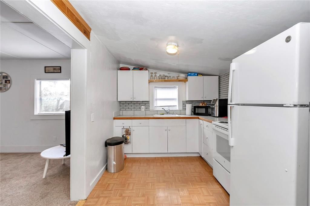 На продажу: $435,000 (5 спален, 4 ванн, 2081 Квадратных фут)