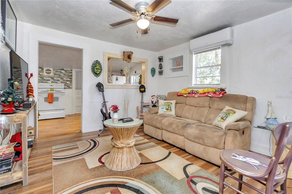 На продажу: $435,000 (5 спален, 4 ванн, 2081 Квадратных фут)