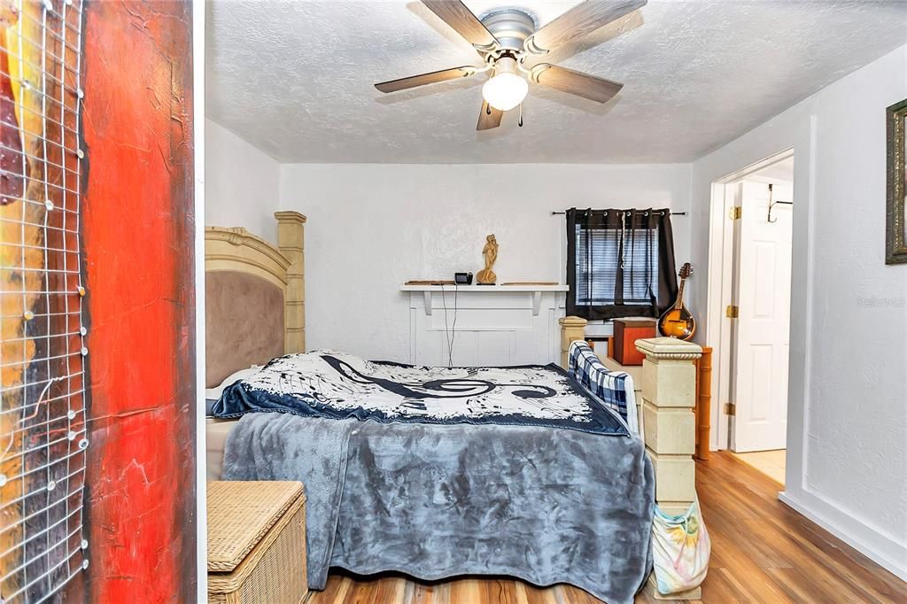 На продажу: $435,000 (5 спален, 4 ванн, 2081 Квадратных фут)