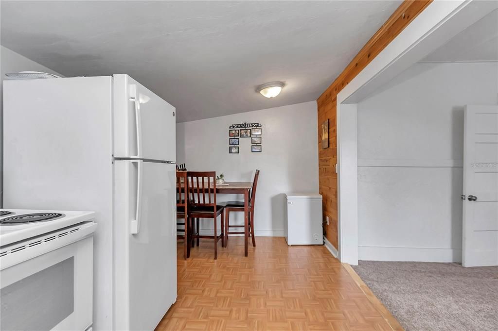 На продажу: $435,000 (5 спален, 4 ванн, 2081 Квадратных фут)