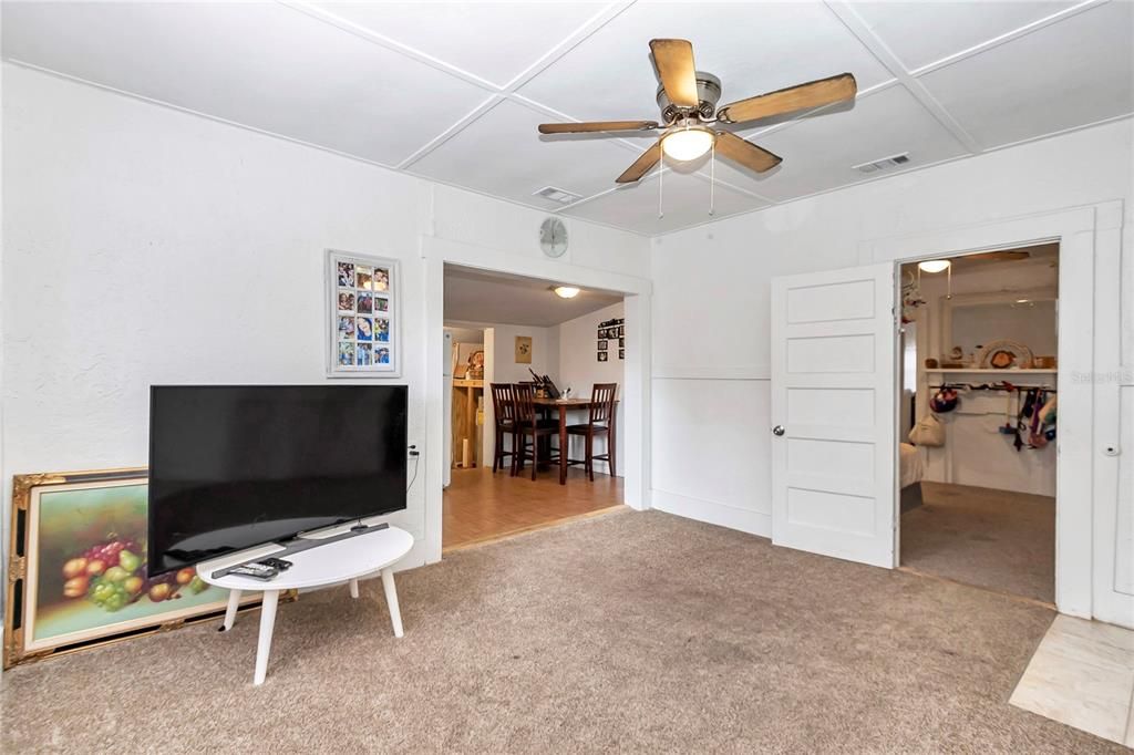 На продажу: $435,000 (5 спален, 4 ванн, 2081 Квадратных фут)