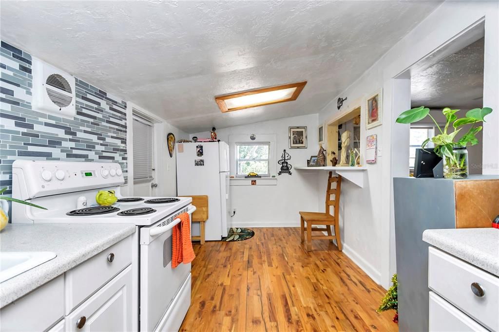 На продажу: $435,000 (5 спален, 4 ванн, 2081 Квадратных фут)