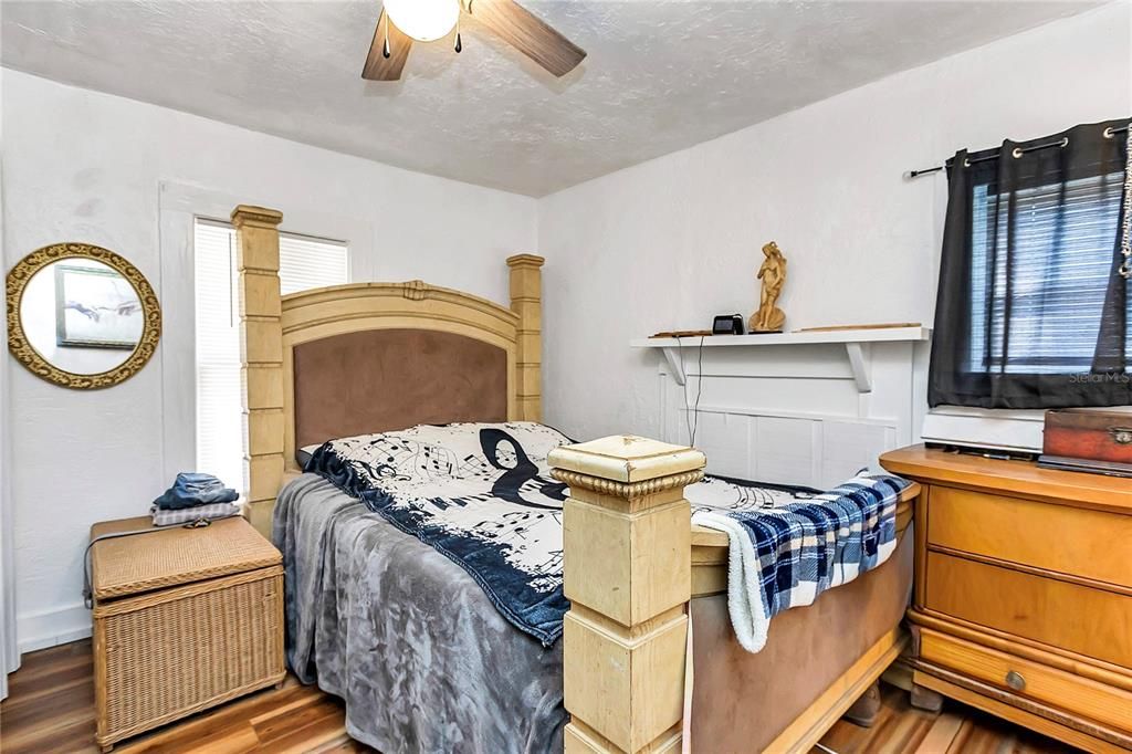 На продажу: $435,000 (5 спален, 4 ванн, 2081 Квадратных фут)