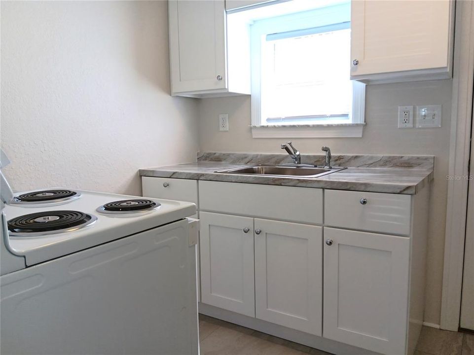 For Rent: $1,700 (2 beds, 1 baths, 624 Square Feet)