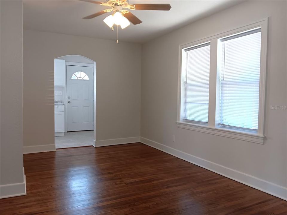 For Rent: $1,700 (2 beds, 1 baths, 624 Square Feet)