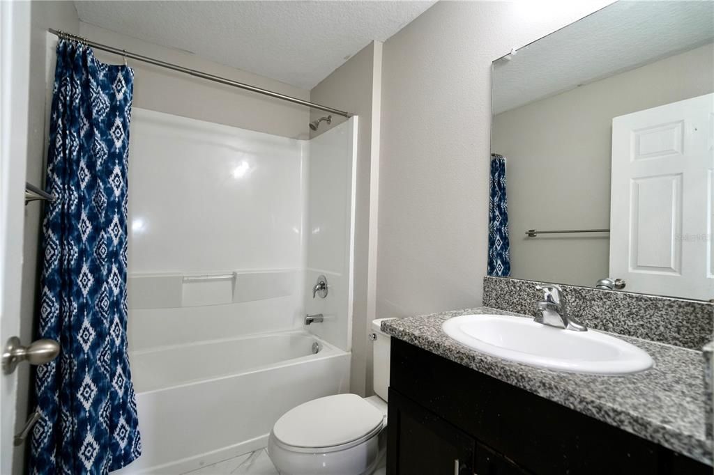 На продажу: $324,000 (3 спален, 2 ванн, 1440 Квадратных фут)